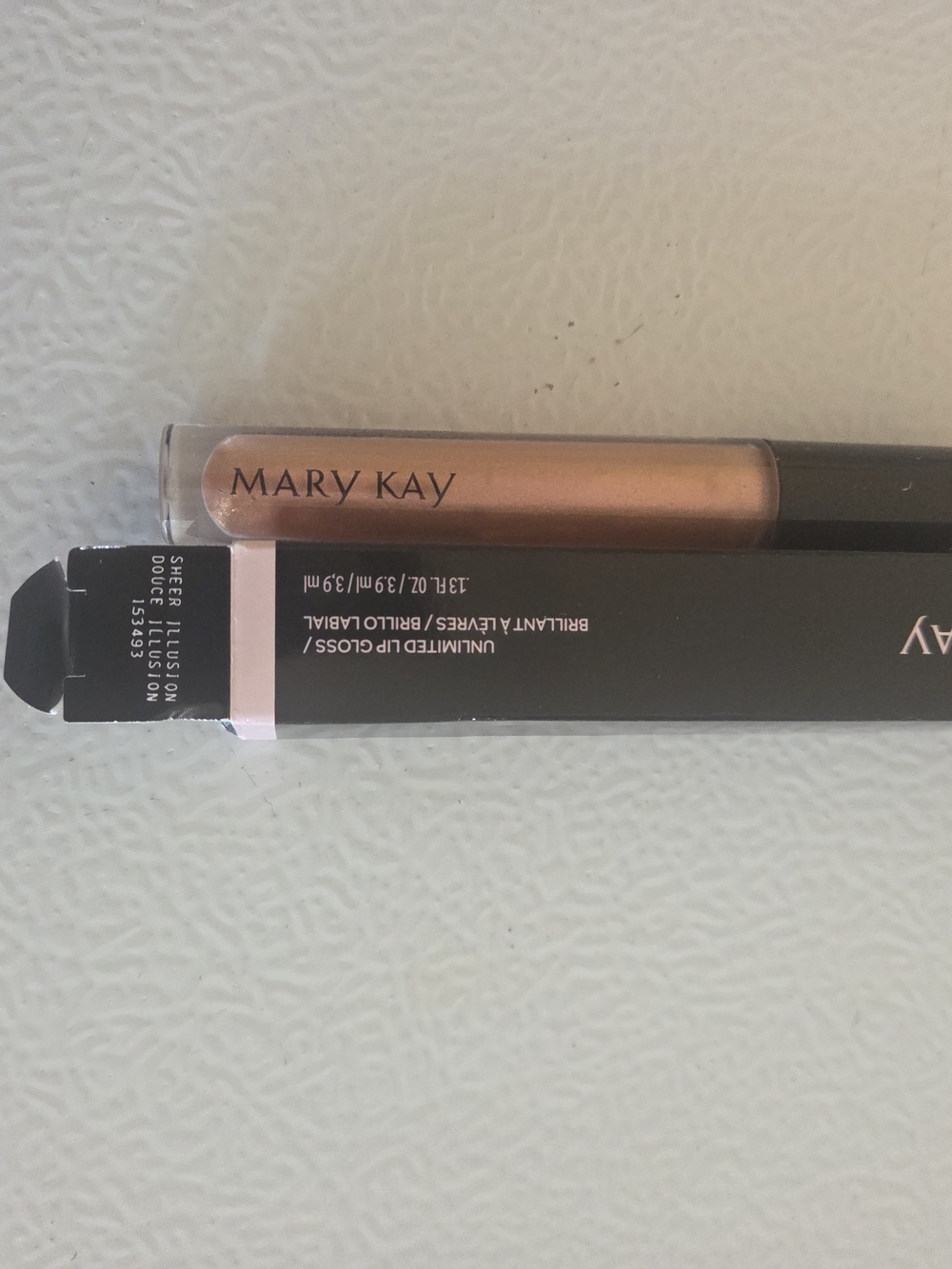 Mary Kay Sheer Illusion Luminized Lip Gloss - Shimmering Peachy-Gold